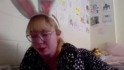 Katie online show from 04-05-26, 08:28