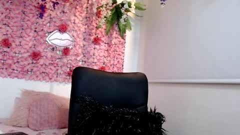 blonde_squirt_ online show from 12-22-24, 04:06
