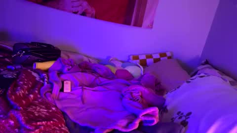 Gia  online show from 11-07-25, 02:44