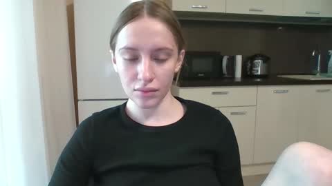 Snapshot of blondi_bondi chatting on 02-03-26, 10:20 Viktoriia online show from 02-03-26, 10:20