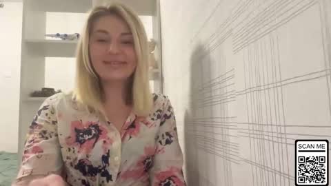 Snapshot of blondie_xoxoxo chatting on 11-16-25, 07:52 blondie_xoxoxo online show from 11-16-25, 07:52