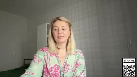 Snapshot of blondie_xoxoxo chatting on 11-21-25, 08:13 blondie_xoxoxo online show from 11-21-25, 08:13