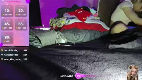 Snapshot of blondiebubblebooty chatting on 10-15-25, 12:49 Bubbles online show from 10-15-25, 12:49