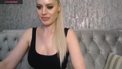 Snapshot of blondiestarxxx chatting on 01-29-25, 11:46 Helen online show from 01-29-25, 11:46