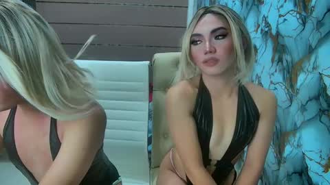 Snapshot of blondina_twinx chatting on 05-11-26, 05:32 blondina_twinx online show from 05-11-26, 05:32