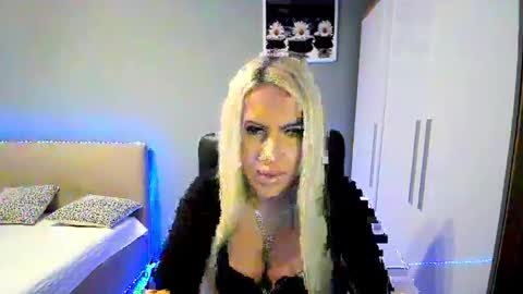 BlondLeyla online show from 11-06-25, 02:18