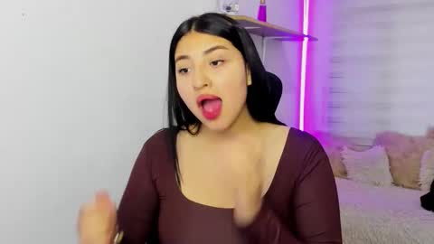 bloom_flower1 online show from 12-04-25, 11:41