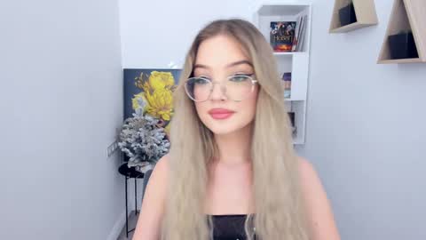 Sophia online show from 01-13-25, 06:38