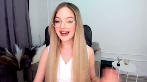 Sophia online show from 01-19-25, 08:09