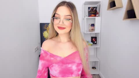 Sophia online show from 01-21-25, 03:21