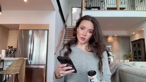 Emma Bloom online show from 01-08-26, 08:33