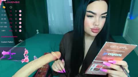 Snapshot of blowjob_queeny chatting on 10-25-25, 07:49 Welcome guysMy name KatePVT its Open online show from 10-25-25, 07:49