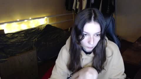 Snapshot of blue__velvet_ chatting on 06-17-26, 08:21 blue__velvet_ online show from 06-17-26, 08:21