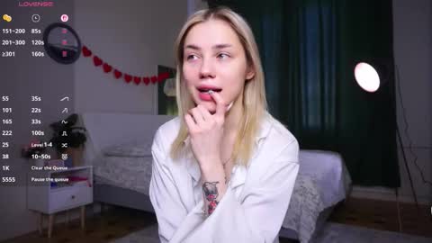 Adeline online show from 03-09-26, 06:28