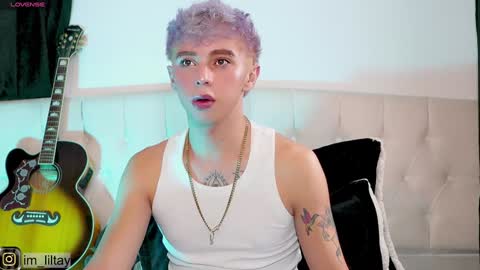 TAY   online show from 01-08-25, 01:52