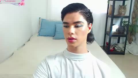 Snapshot of blue_cutestar chatting on 07-15-26, 10:04 model independent online show from 07-15-26, 10:04