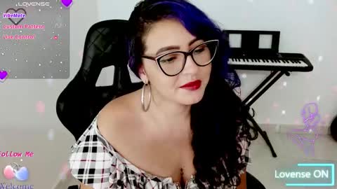 susan  online show from 11-23-25, 04:23