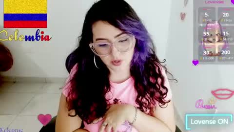 Snapshot of blue_dance chatting on 08-09-26, 04:50 susan online show from 08-09-26, 04:50
