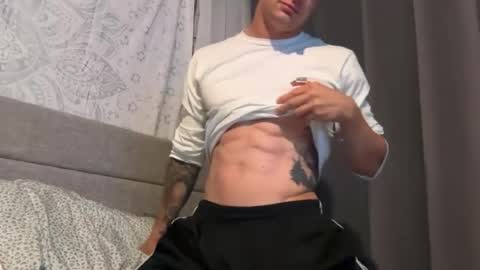 Snapshot of blue_eyed_beau chatting on 06-19-26, 03:11 Beau online show from 06-19-26, 03:11
