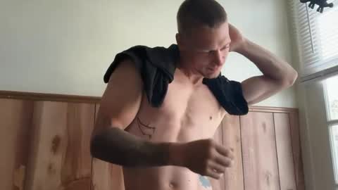 Snapshot of blue_eyed_beau chatting on 06-28-26, 01:06 Beau online show from 06-28-26, 01:06