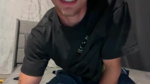 Snapshot of blue_eyed_beau chatting on 07-23-26, 04:32 Beau online show from 07-23-26, 04:32