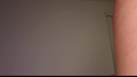 Snapshot of blueaby1 chatting on 09-29-25, 01:00 blueaby1 online show from 09-29-25, 01:00