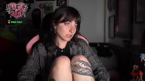 Snapshot of blueasfuck chatting on 11-18-25, 01:11 Blue online show from 11-18-25, 01:11