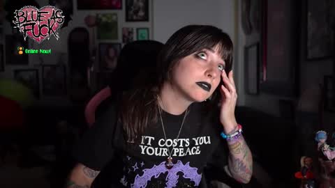 Snapshot of blueasfuck chatting on 11-23-25, 01:49 Blue online show from 11-23-25, 01:49