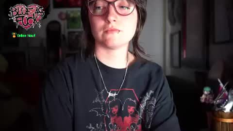 Blue online show from 06-12-26, 05:17