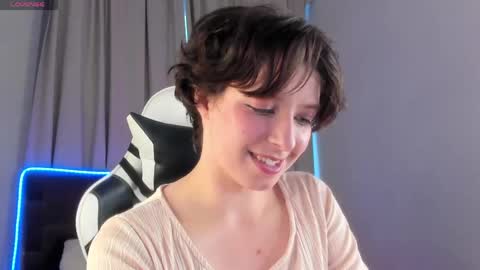 Charlotte  dont forget to thumbs up me  online show from 04-27-26, 10:13