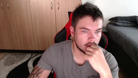 Snapshot of blueeyeboy0 chatting on 02-04-25, 06:04 blueeyeboy0 online show from 02-04-25, 06:04