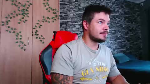 blueeyeboy0 online show from 11-07-25, 06:46