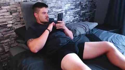 blueeyeboy0 online show from 11-18-25, 07:57