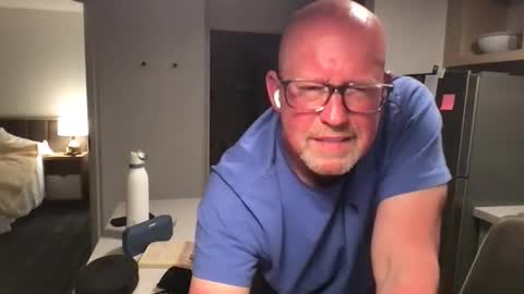 Snapshot of blueeyecowbow chatting on 03-11-26, 04:18 blueeyecowbow online show from 03-11-26, 04:18