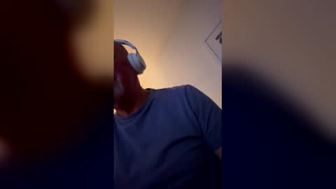 Snapshot of blueeyecowbow chatting on 03-14-26, 07:14 blueeyecowbow online show from 03-14-26, 07:14