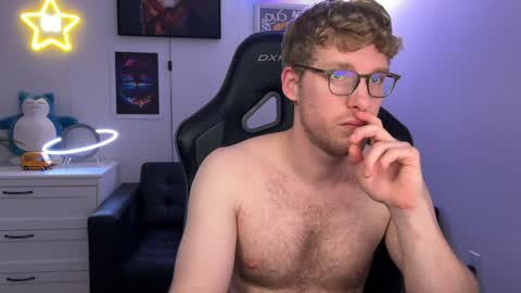 Snapshot of blueeyedtallguy chatting on 12-04-24, 08:01 blueeyedtallguy online show from 12-04-24, 08:01