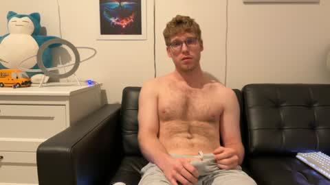 Snapshot of blueeyedtallguy chatting on 12-11-24, 07:20 blueeyedtallguy online show from 12-11-24, 07:20