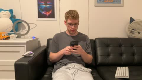 Snapshot of blueeyedtallguy chatting on 12-16-24, 04:23 blueeyedtallguy online show from 12-16-24, 04:23