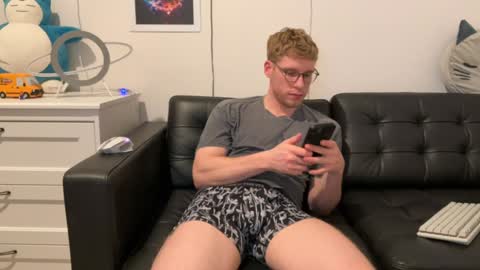 Snapshot of blueeyedtallguy chatting on 12-16-24, 07:26 blueeyedtallguy online show from 12-16-24, 07:26