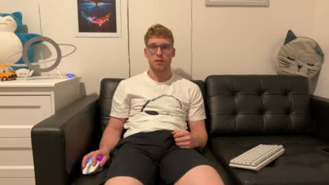 Snapshot of blueeyedtallguy chatting on 12-19-24, 05:07 blueeyedtallguy online show from 12-19-24, 05:07