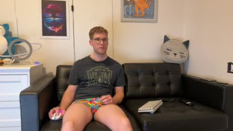 Snapshot of blueeyedtallguy chatting on 12-22-24, 06:17 blueeyedtallguy online show from 12-22-24, 06:17