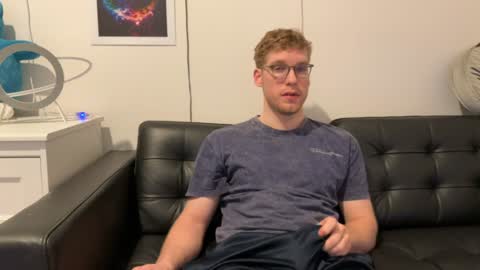 Snapshot of blueeyedtallguy chatting on 12-25-24, 10:59 blueeyedtallguy online show from 12-25-24, 10:59