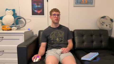 Snapshot of blueeyedtallguy chatting on 12-31-24, 01:57 blueeyedtallguy online show from 12-31-24, 01:57