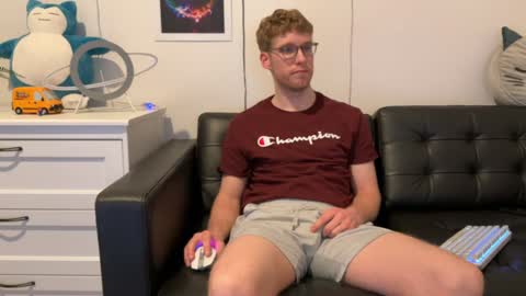 Snapshot of blueeyedtallguy chatting on 01-08-25, 04:44 blueeyedtallguy online show from 01-08-25, 04:44