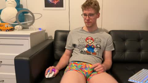 Snapshot of blueeyedtallguy chatting on 01-11-25, 04:06 blueeyedtallguy online show from 01-11-25, 04:06