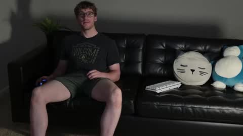 Snapshot of blueeyedtallguy chatting on 09-10-25, 02:11 blueeyedtallguy online show from 09-10-25, 02:11