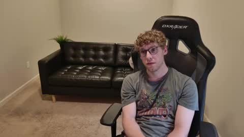 Snapshot of blueeyedtallguy chatting on 09-12-25, 01:17 blueeyedtallguy online show from 09-12-25, 01:17