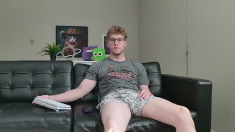 Snapshot of blueeyedtallguy chatting on 09-28-25, 08:25 blueeyedtallguy online show from 09-28-25, 08:25