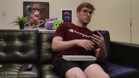 Snapshot of blueeyedtallguy chatting on 09-30-25, 12:48 blueeyedtallguy online show from 09-30-25, 12:48