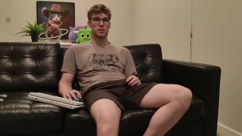 Snapshot of blueeyedtallguy chatting on 10-04-25, 11:03 blueeyedtallguy online show from 10-04-25, 11:03